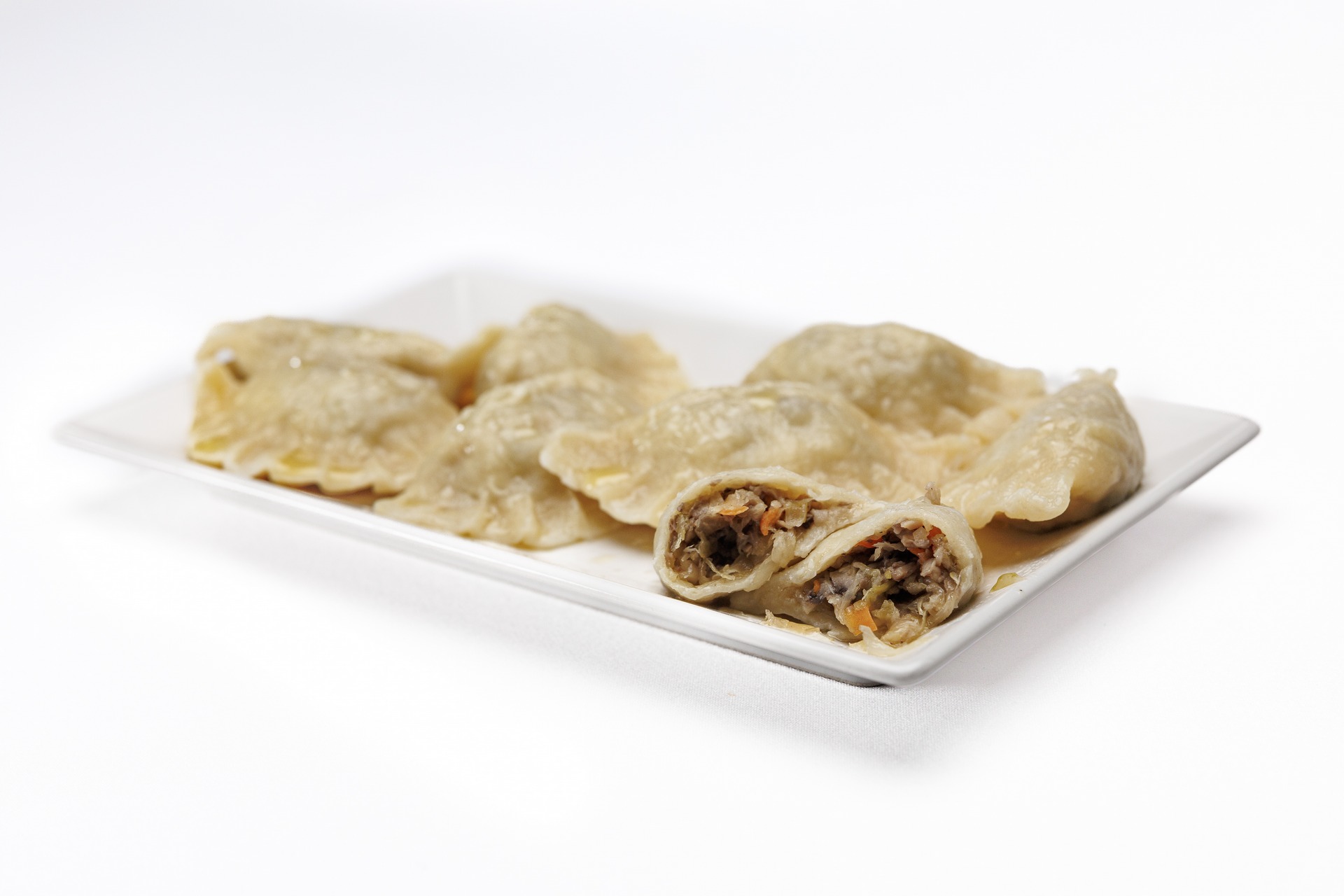 Pierogi z kapustą i grzybami – 1 szt. (produkt mrożony)