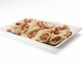 Pierogi z mięsem – 1 szt. (produkt mrożony)