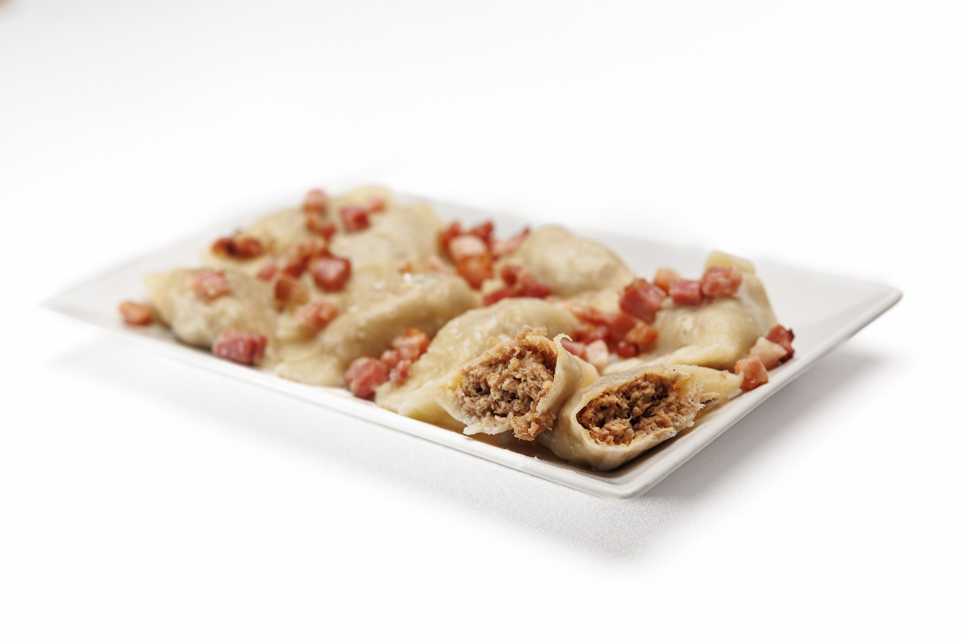 Pierogi z mięsem – 1 szt. (produkt mrożony)